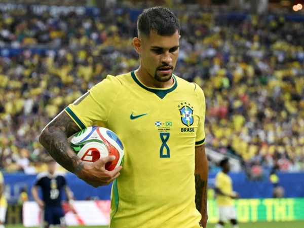 40 il sonra penalti qaçıran ilk braziliyalı oldu
