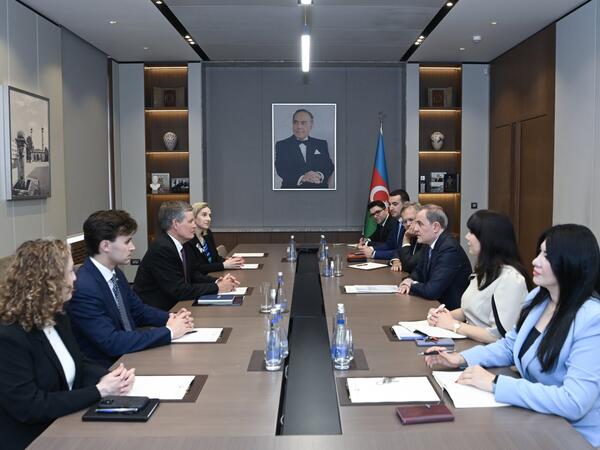 Ceyhun Bayramov ABŞ senatoru ilə görüşüb <span class="color_red">(Foto)</span>