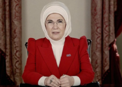 Makron əlini öpmək istədi - Əminə Ərdoğanın reaksiyası... - <span class="color_red">(Video)</span>