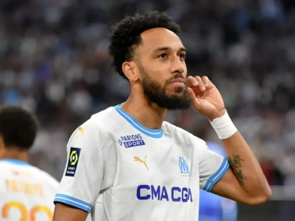 Aubameyanq Türkiyə klubuna transfer olundu
