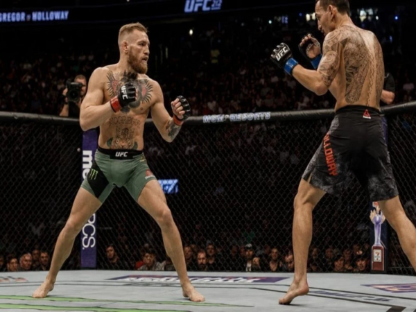 Makqreqor UFC-yə qayıtdı, 1 dəqiqəyə məğlub oldu