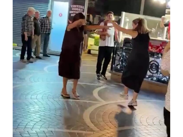"Tarqovu"da əcnəbilərin Azərbaycan mahnısına maraqlı rəqsi - <span class="color_red">(Video)</span>