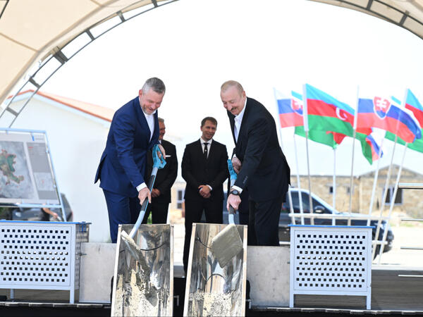 Prezident İlham Əliyev və Slovakiya Prezidenti Peter Pelleqrini Ağdamın Baş Qərvənd kəndində görülən işlərlə tanış olublar