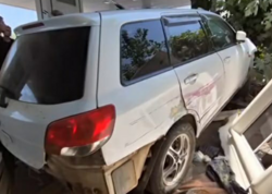“Mitsubishi” yanacaqdoldurma məntəqəsinə çırpıldı - yaralılar var