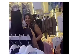 Şəbnəm Tovuzludan onunla şəkil çəkdirmək istəyən kişiyə sərt reaksiya - <span class="color_red">(Video)</span>