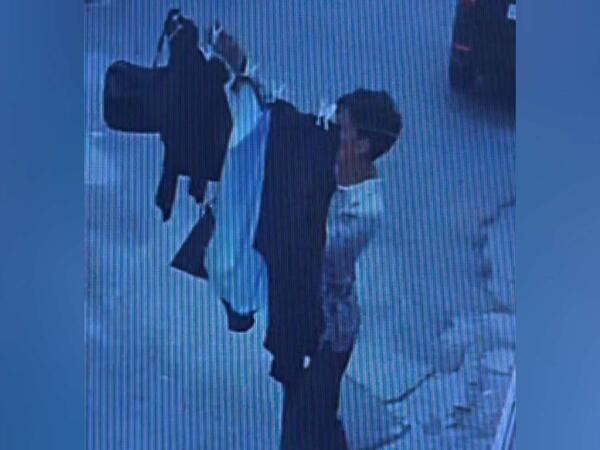 Bakıda kişi zivədən asılmış şalvarı belə oğurladı - <span class="color_red">(Video)</span>