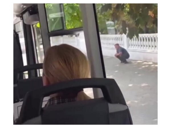 Bu dəfə Dağıstanda avtobus sürücüsü sərnişinlərdən küsdü - <span class="color_red">(Video)</span>