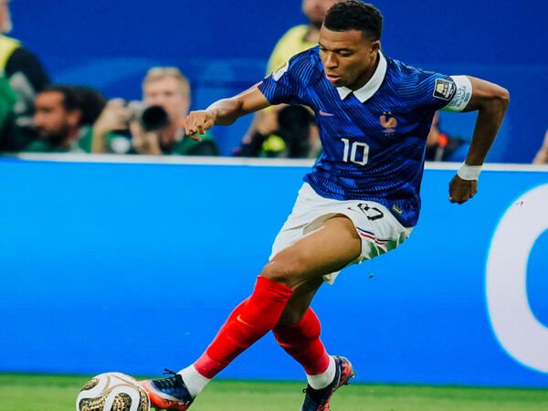 Kilian Mbappe "Qızıl buts" qazandı