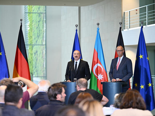Prezident İlham Əliyev və Federal Kansler Fridrix Merts mətbuata bəyanatlarla çıxış ediblər - - Yenilənib - <span class="color_red">(Foto)</span>
