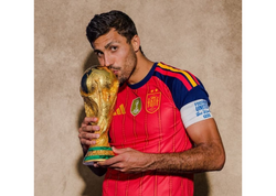 "Real Madrid" daha bir dünya çempionunu transfer edir
