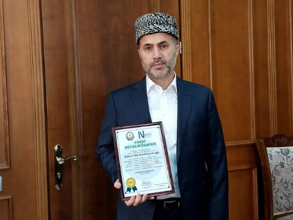 “Bibi Heybət”in imamının diplomu tanınmadı