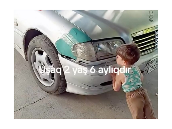 2 yaşlı uşağın gücü hər kəsi heyrətləndirdi – "Çeşka"nı təkbaşına hərəkətə gətirdi - <span class="color_red">(Video)</span>