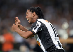 Ronaldinyo bir qurtum Pepsiyə görə milyonlarla dollarlıq sponsordan belə olmuşdu - <span class="color_red">(Video)</span>