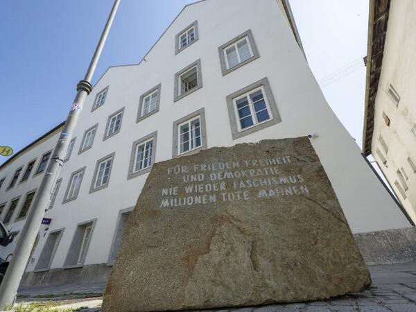 Hitlerin doğulduğu ev polis bölməsi oldu