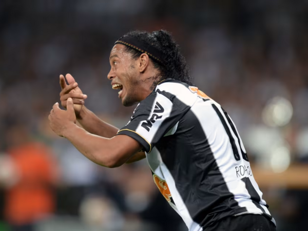 Ronaldinyo bir qurtum Pepsiyə görə milyonlarla dollarlıq sponsordan belə olmuşdu - <span class="color_red">(Video)</span>