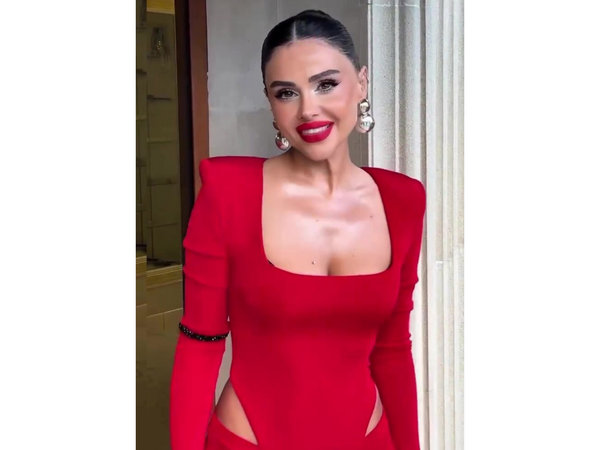 Günel libası ilə müzakirə yaratdı - <span class="color_red">(Video)</span>