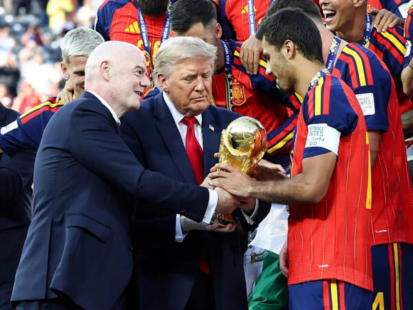 FIFA prezidentindən media və tənqidçilərə qarşı sərt çıxış