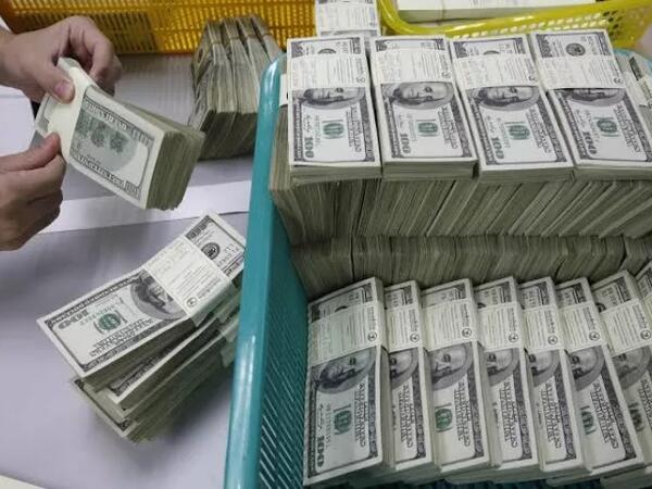 Kassadan 1 milyon dollar oğurlayan azərbaycanlıya 10 il cəza