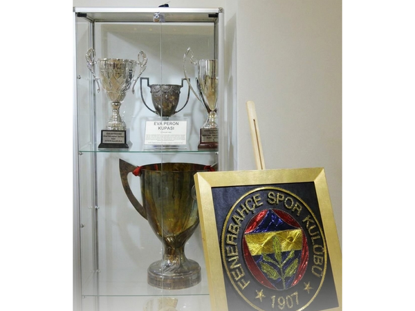 Bu kubokdan təkcə "Fənərbağça"da var - <span class="color_red">(Video)</span>