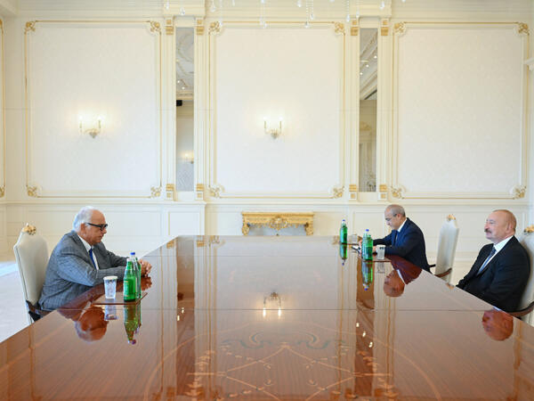 Prezident İlham Əliyev Dünya Güləş Birliyinin prezidentini qəbul edib - (Foto)