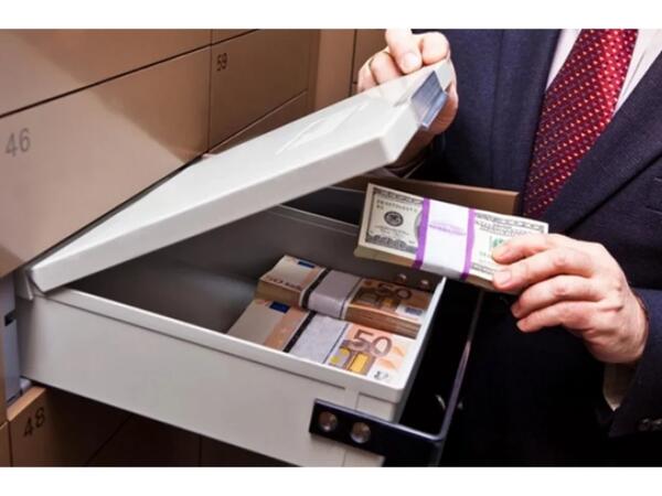 Azərbaycan banklarına əhalinin əmanətləri il ərzində 15 %-dən çox artıb