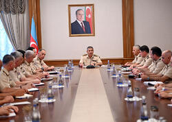 Müdafiə naziri hərbi attaşelərlə görüşüb <span class="color_red">(Foto)</span>