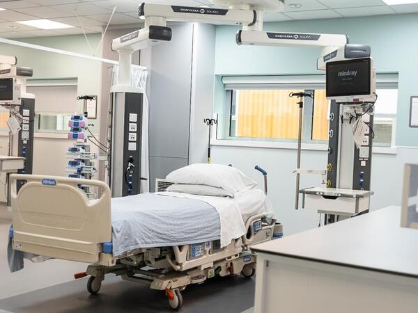 8 mərtəbəli hospital satışa çıxarıldı