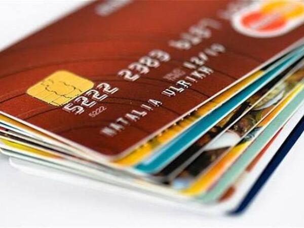 Bank kartlarında yeni dövr: Kimlərə limit qoyulur? - İzah