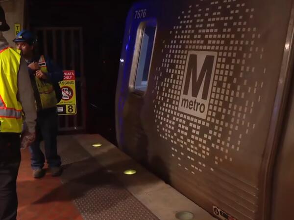 Nyu-York metrosunda yanğın: 12 nəfər tüstüdən zəhərləndi