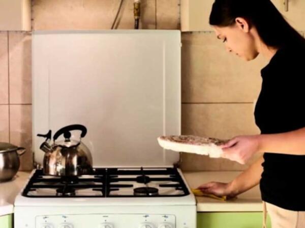 Bakteriyanın ən sürətlə çoxaldığı yemək bəlli oldu: Nə toyuq, nə də yumurta
