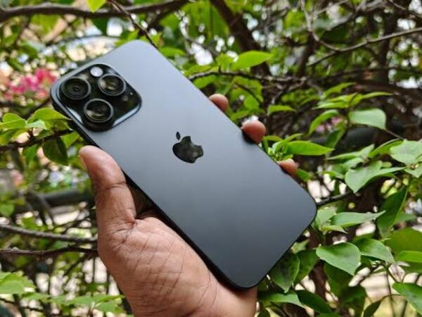 Bakıda yeniyetmənin iPhone 16-sını soyğunla aldılar