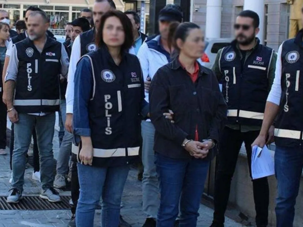 Kuşadası Bələdiyyəsinə qarşı əməliyyat: 15 nəfər saxlanıldı