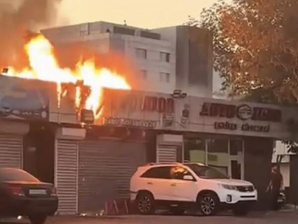 Sumqayıtda avtomobil təmiri sexi yandı