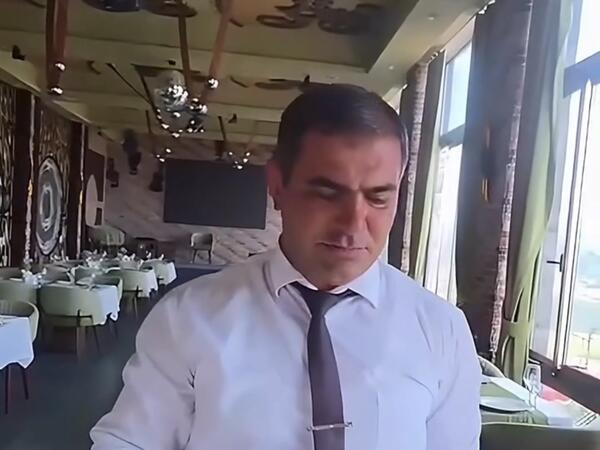 Restoran admistratoru xanım blogeri təhqir etdi - <span class="color_red">VİDEO</span>
