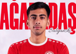 “Araz-Naxçıvan” “Neftçi”nin futbolçusunu heyətinə qatdı