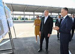 İlham Əliyev və Mehriban Əliyeva Naxçıvanda elektrik mühərrikli yeni avtobuslara baxıb, dəmir yolu infrastrukturunda aparılan yenidənqurma işləri ilə tanış olublar <span class="color_red">(Foto)</span>