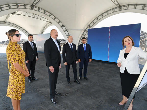 İlham Əliyev  və Mehriban Əliyeva Naxçıvan şəhərində “Şəms 1” və “Qərbi Üfüq” Günəş Elektrik stansiyalarında görülən işlərlə tanış olublar - <span class="color_red">(Foto/Video)</span>