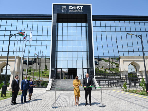 İlham Əliyev və Mehriban Əliyeva Naxçıvan Regional DOST Mərkəzinin açılışında iştirak ediblər