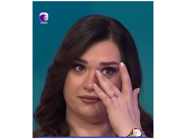 Tanınmış xanəndə efirdə göz yaşlarını saxlaya bilmədi - <span class="color_red">(Video)</span>