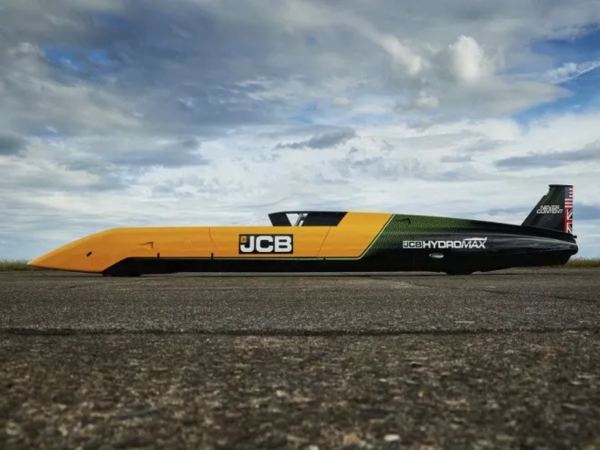 653 km/saat sürət yığan avtomobil yaradıldı