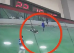 Bakıda futbol meydançasında 27 yaşlı gənc qəfil öldü - <span class="color_red">(Anbaan Video)</span>