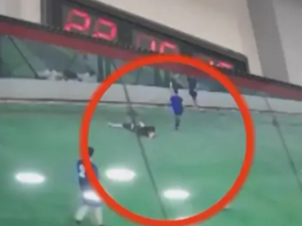 Bakıda futbol meydançasında 27 yaşlı gənc qəfil öldü - <span class="color_red">(Anbaan Video)</span>