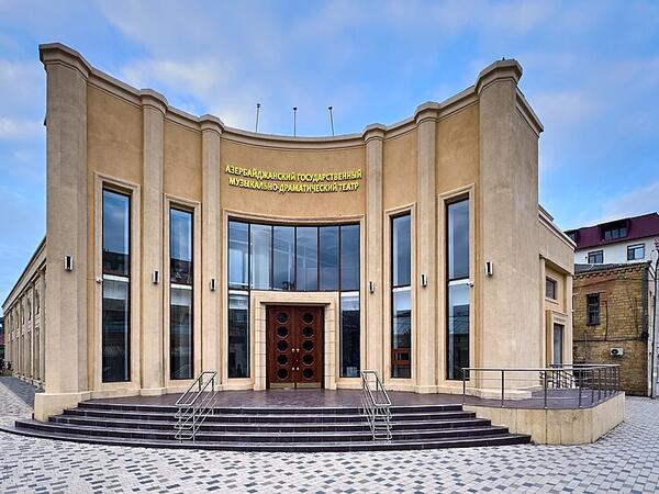 Bu teatra Müslüm Maqomayevin adı veriləcək
