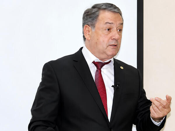 General oğlu işdən çıxarıldı