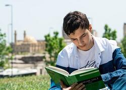 Bu universitet müəllimlik oxuyan oğlan tələbələrə pul verəcək