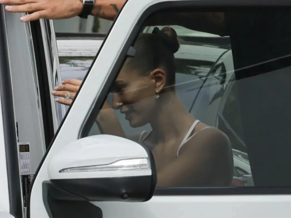 Heyli Biber brilliant üzüyü diqqət çəkdi - <span class="color_red">(Foto)</span>