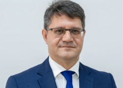 Nazir onu işdən çıxardı