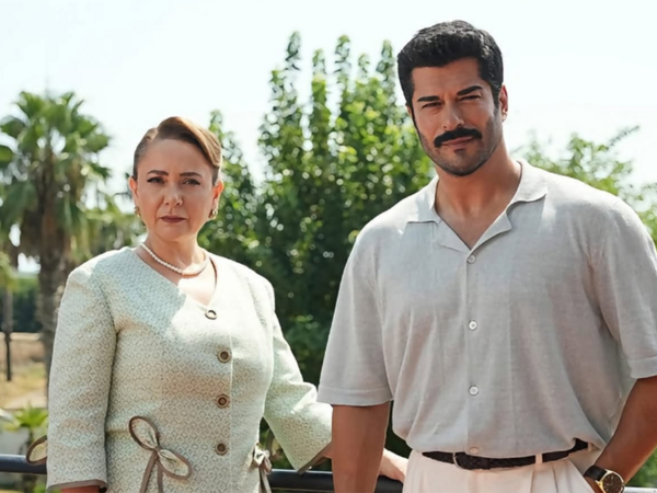 “Ana-oğul” arasındakı 9 yaş fərqi müzakirə yaratdı