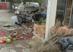 Novxanıda avtomobil marketə çırpılıb - <span class="color_red">(Video)</span>