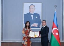 Ceyhun Bayramov Malayziyanın yeni səfirini qəbul edib <span class="color_red">(Foto)</span>